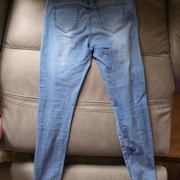 Effortlessly Cool Distressed Jeans - Size Medium - Picture 2 of 2